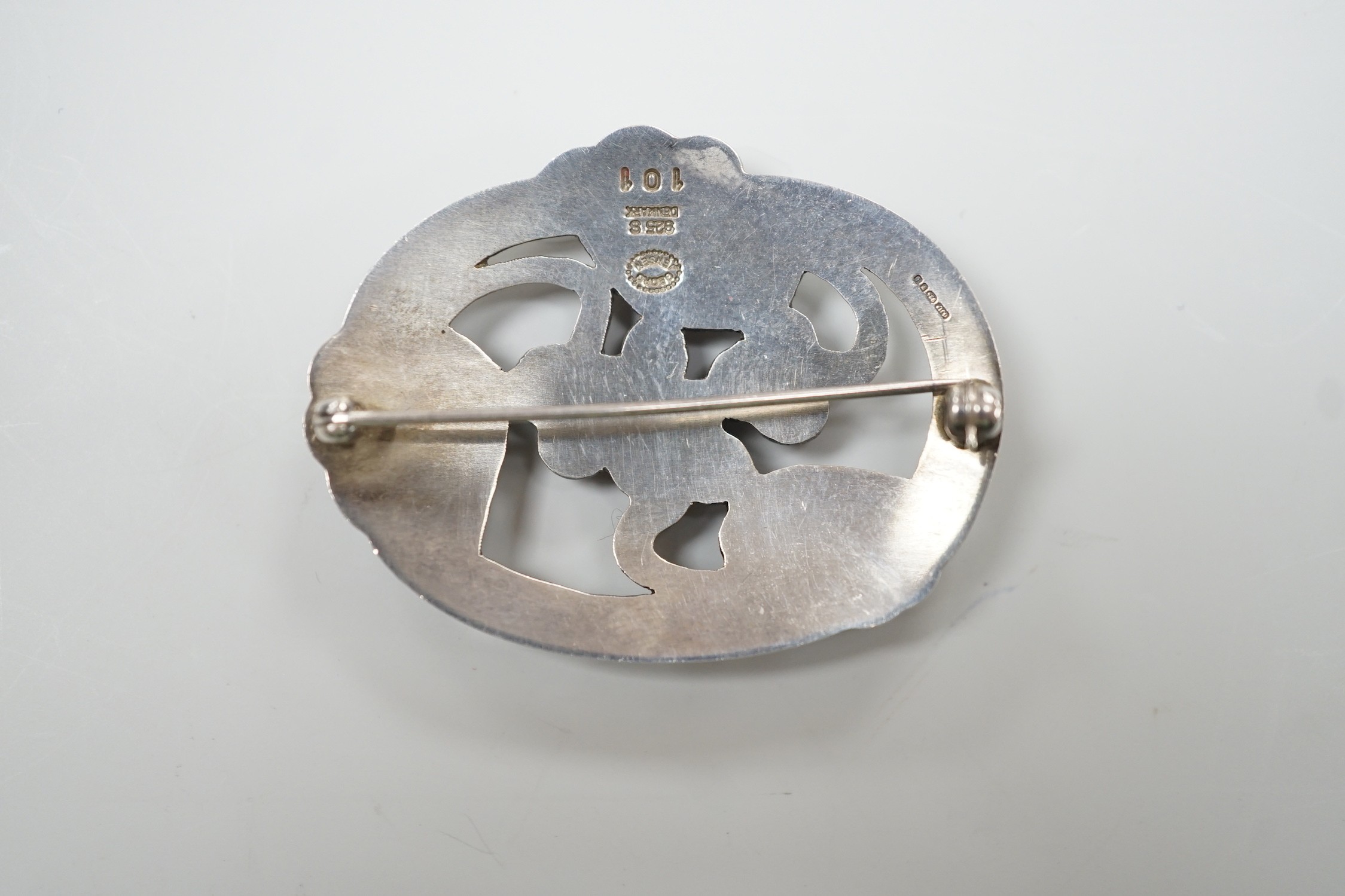 A Georg Jensen modern sterling silver oval leaf and berry brooch, design no. 101, 48mm, with Jensen box.